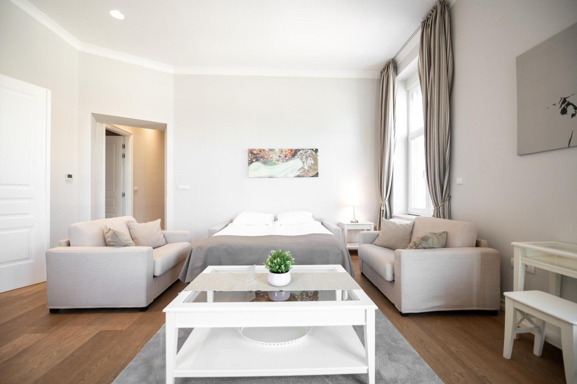 Slavija Fontana Lux Apartments Белград Екстер'єр фото